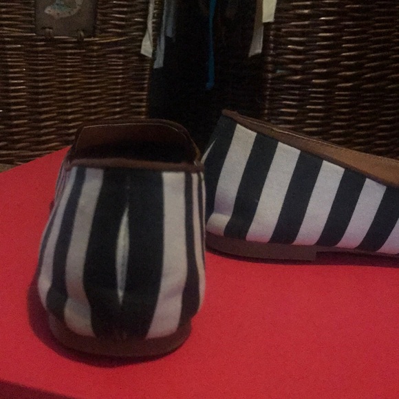 Striped flats - Picture 3 of 3